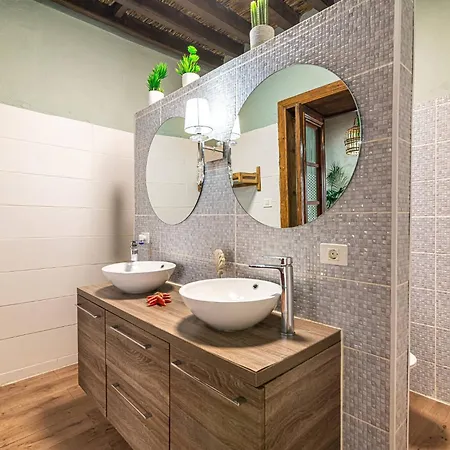 Vakantiehuis Casa Bernarda With Heated Pool La Cisnera