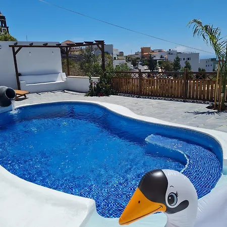 Hébergement de vacances Casa Bernarda With Heated Pool